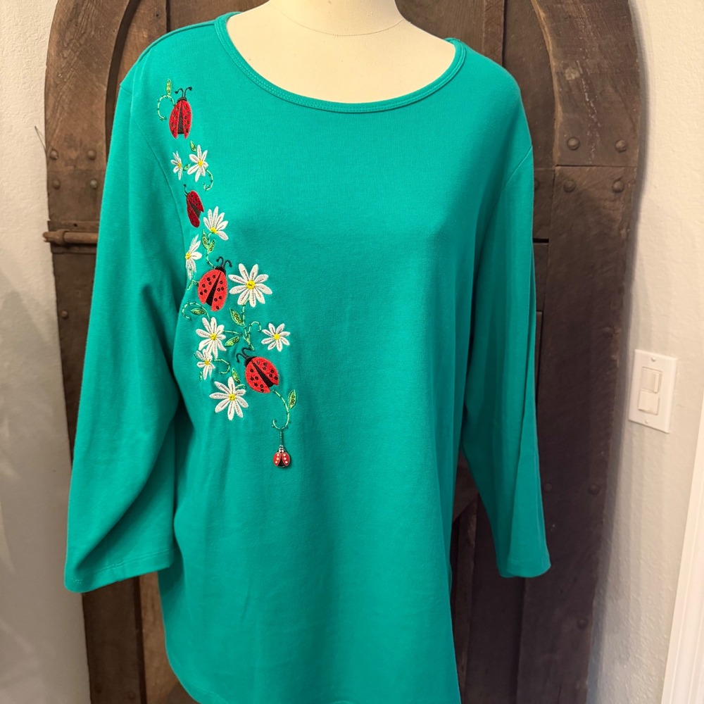 Quacker Factory Ladybug Daisy Embroidered Top XL Green 3/4 Sleeve Sequin